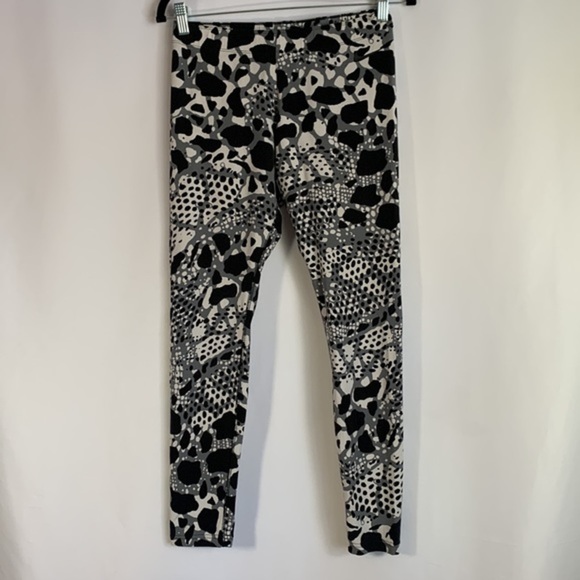Nike Black, Grey & White Splotchy Print Leggings - Picture 1 of 7